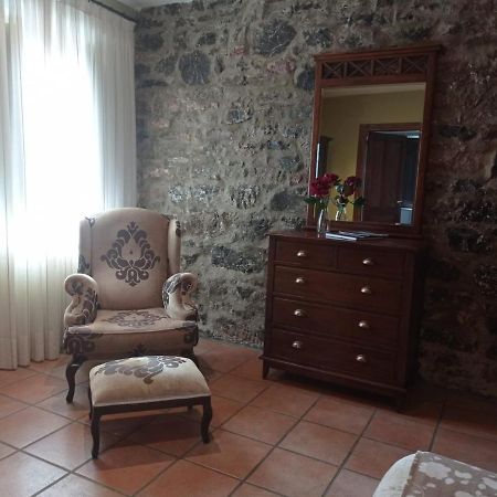 El Cuartel De Lugueros Hotel Bagian luar foto